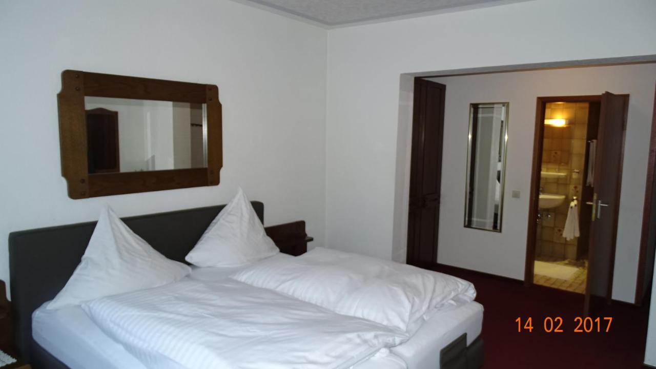 Bed & Breakfast Hotel Helga Hein ดุสเซลดอร์ฟ ภายนอก รูปภาพ